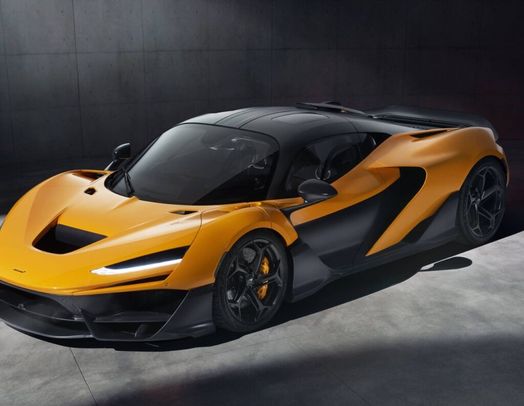 McLaren tra hypercar e SUV: il 2026 sarà un anno di grandi novità