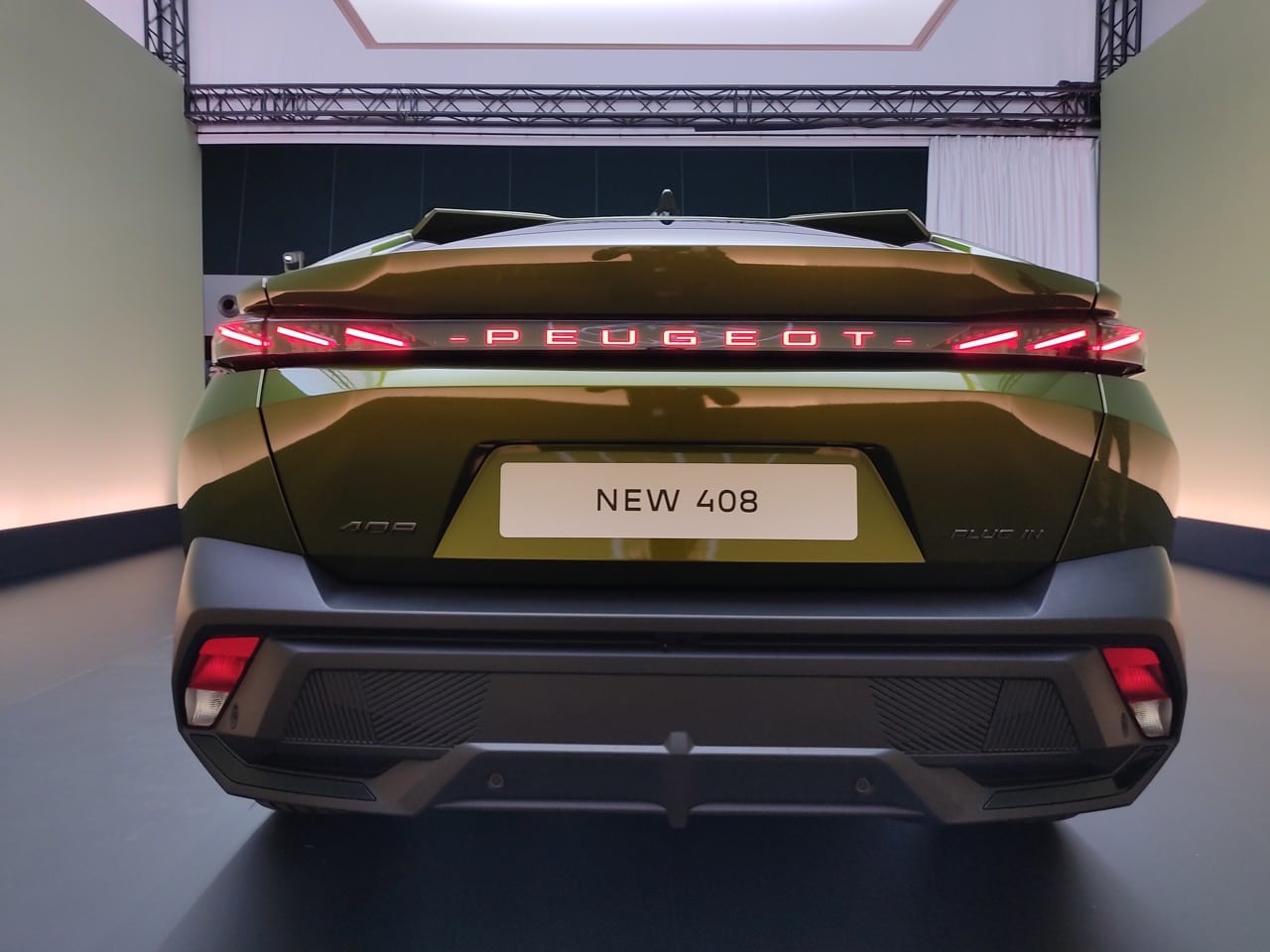 Peugeot 408 2026: si rinnova il crossover francese