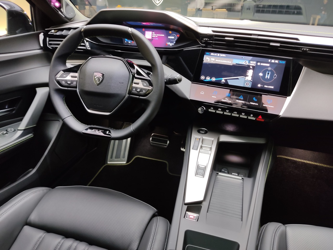 Peugeot 408 2026: si rinnova il crossover francese