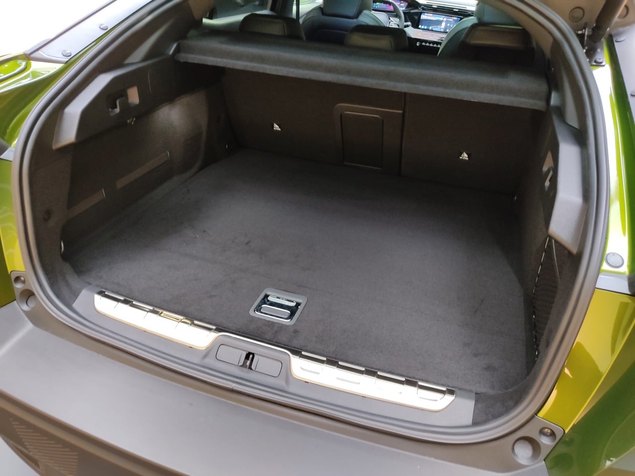 Peugeot 408 2026: si rinnova il crossover francese