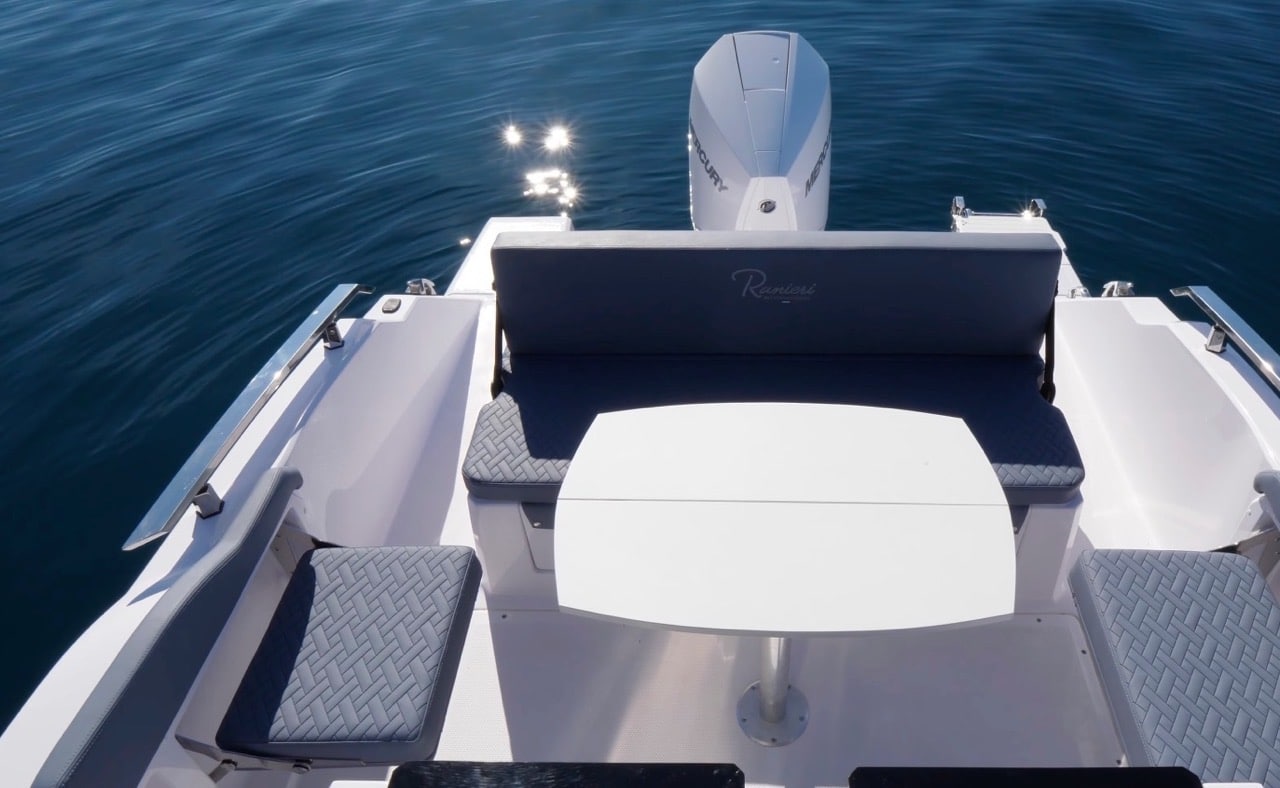 Ranieri International 255 SL: la prova del nuovo modello da Genova