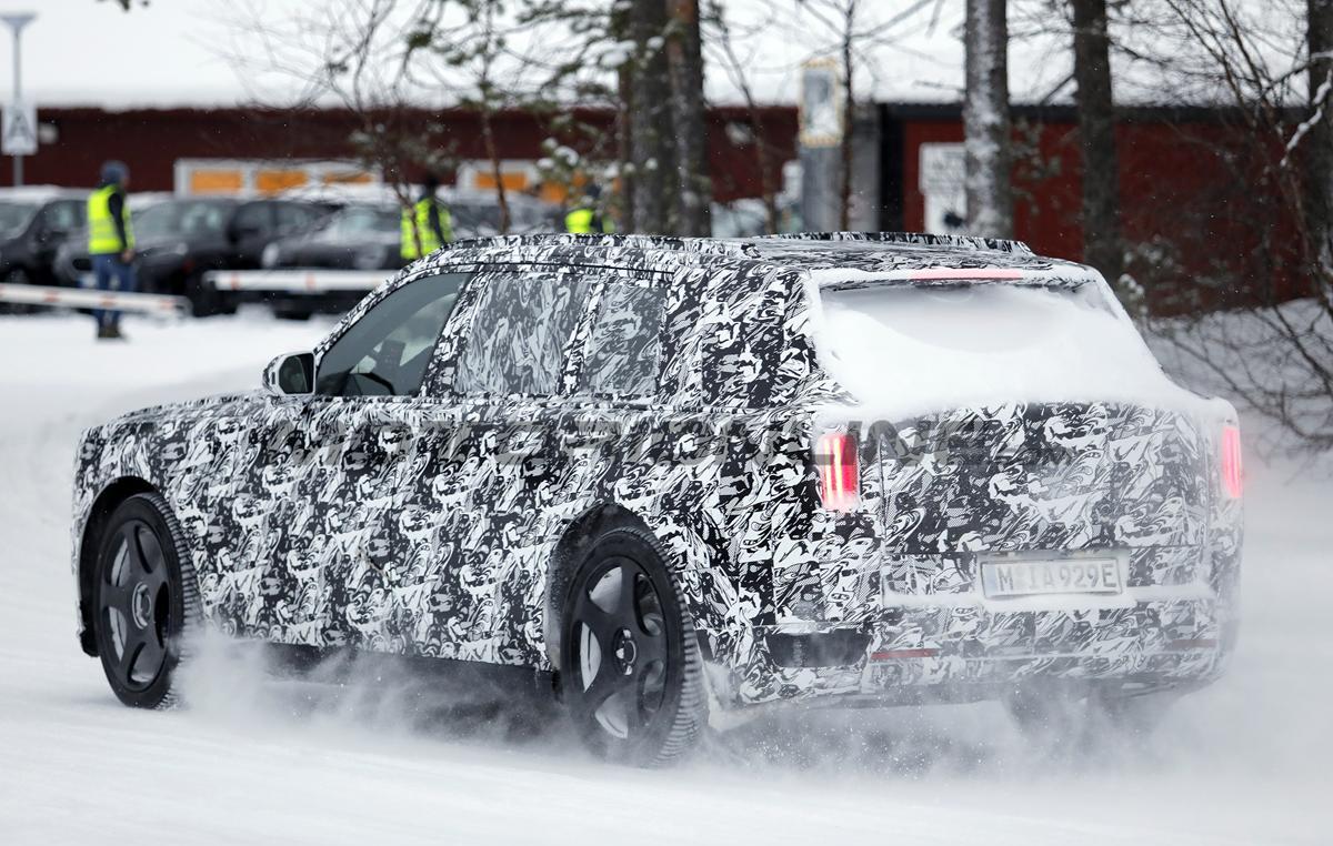 Rolls-Royce SUV elettrico
