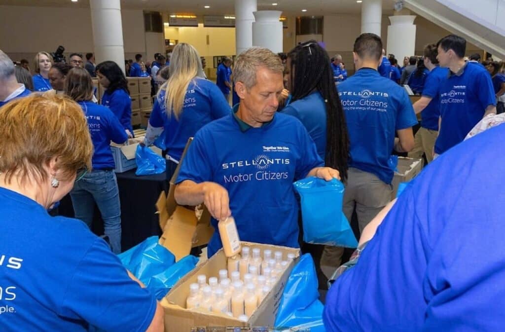 Stellantis rinnova il suo impegno globale per l’istruzione nella Giornata Internazionale dell’Educazione