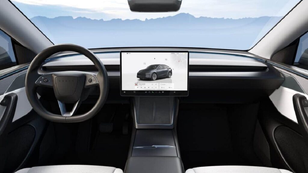 Tesla Model Y: al debutto la Standard Long Range a trazione posteriore