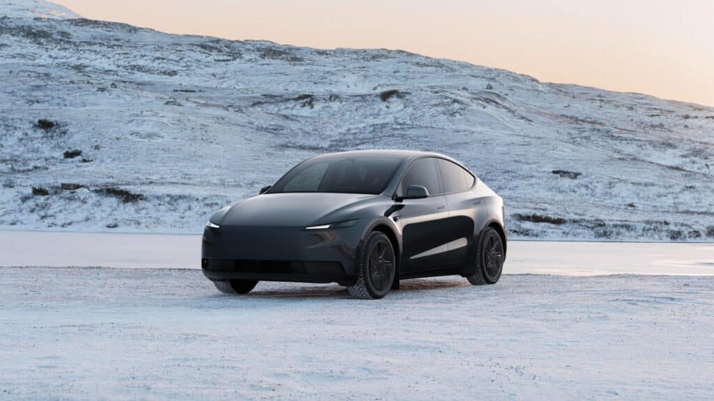 Tesla Model Y: al debutto la Standard Long Range a trazione posteriore