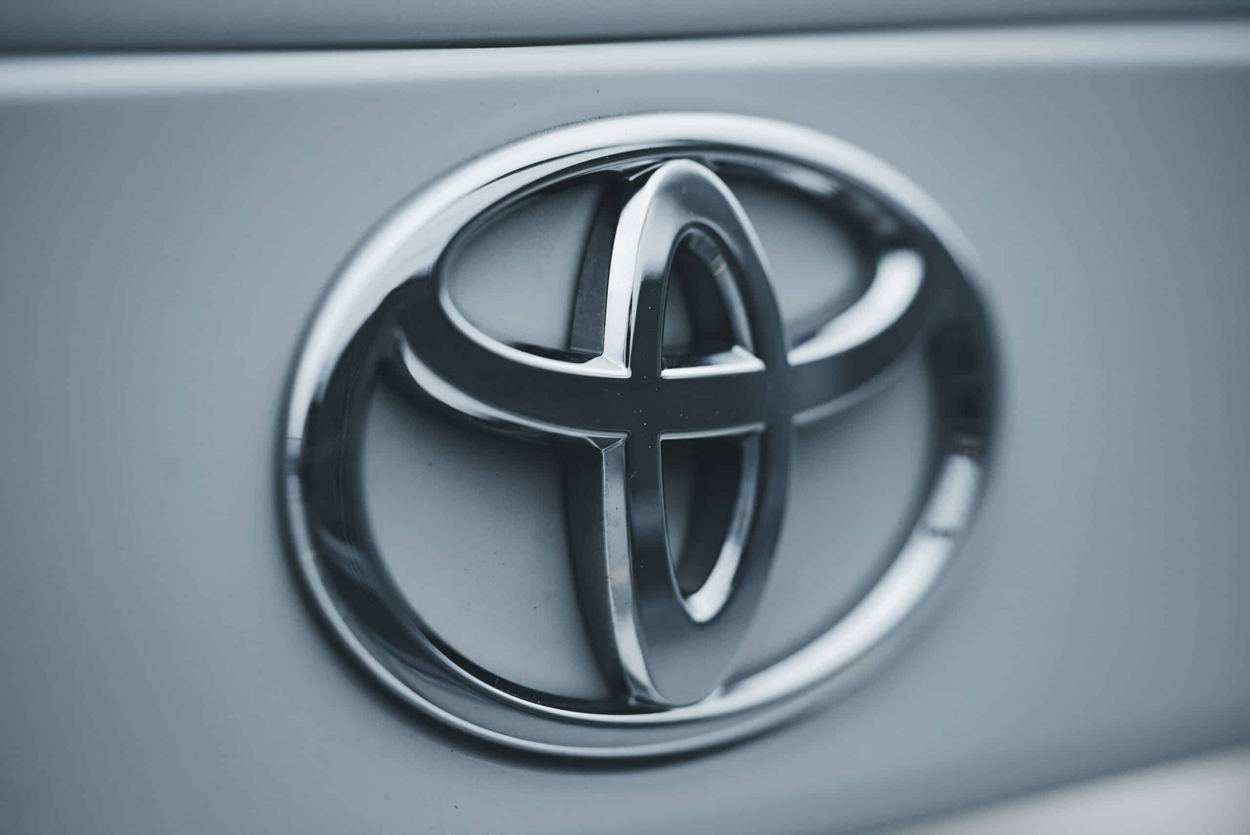 Toyota si conferma primo costruttore auto al mondo: leader nelle vendite globali per il sesto anno di fila