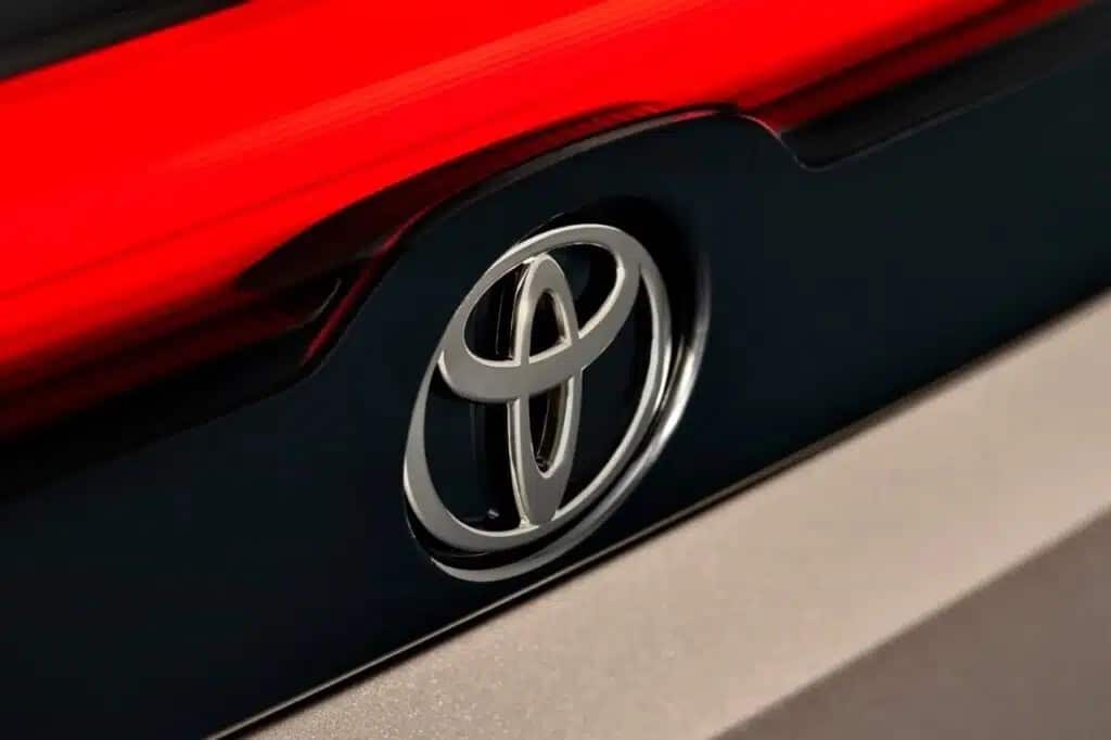Toyota: è stato un 2025 da record in Italia, oltre 120.000 auto vendute