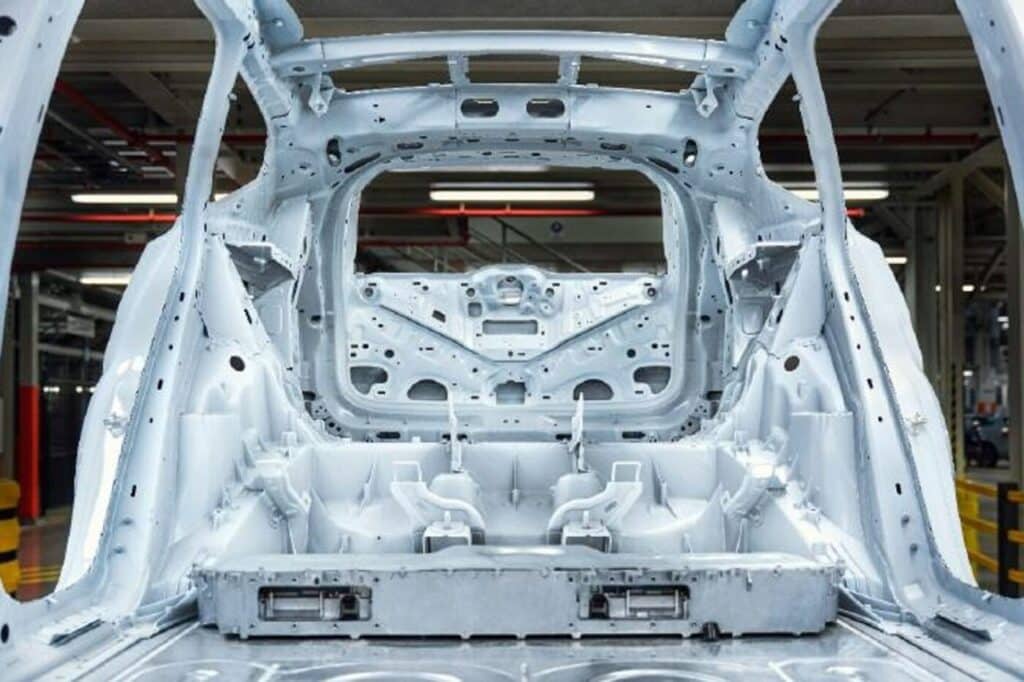 Volvo EX60: in arrivo il 21 gennaio, il SUV elettrico promette oltre 800 km di autonomia