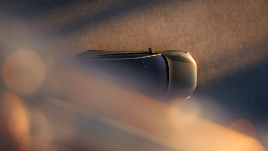 Volvo EX60 2026: una nuova immagine del SUV elettrico [TEASER]