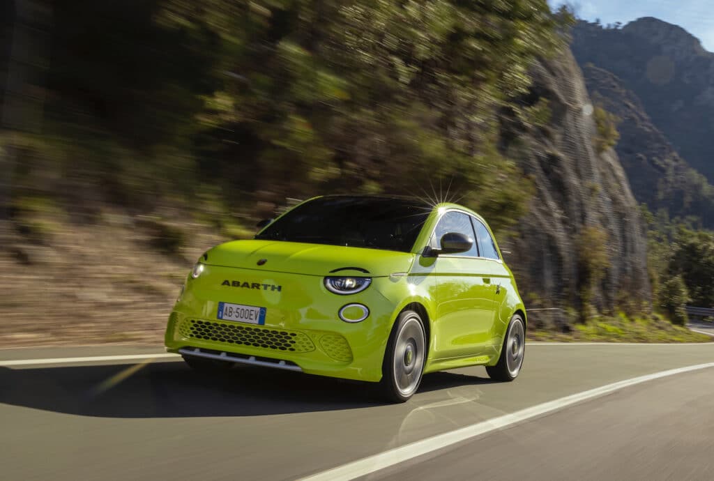 Abarth 500e: secondo trionfo consecutivo al premio Best Cars