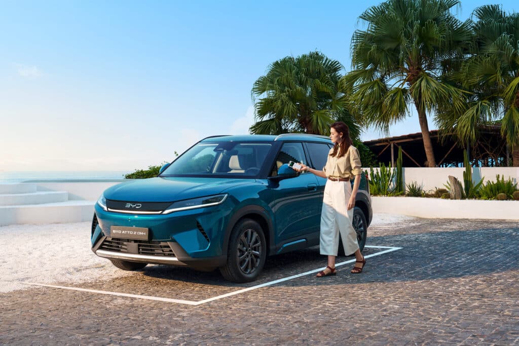 BYD vola nel 2026: leadership elettrificata in Italia, boom Atto 2 DM-i e crescita in Europa