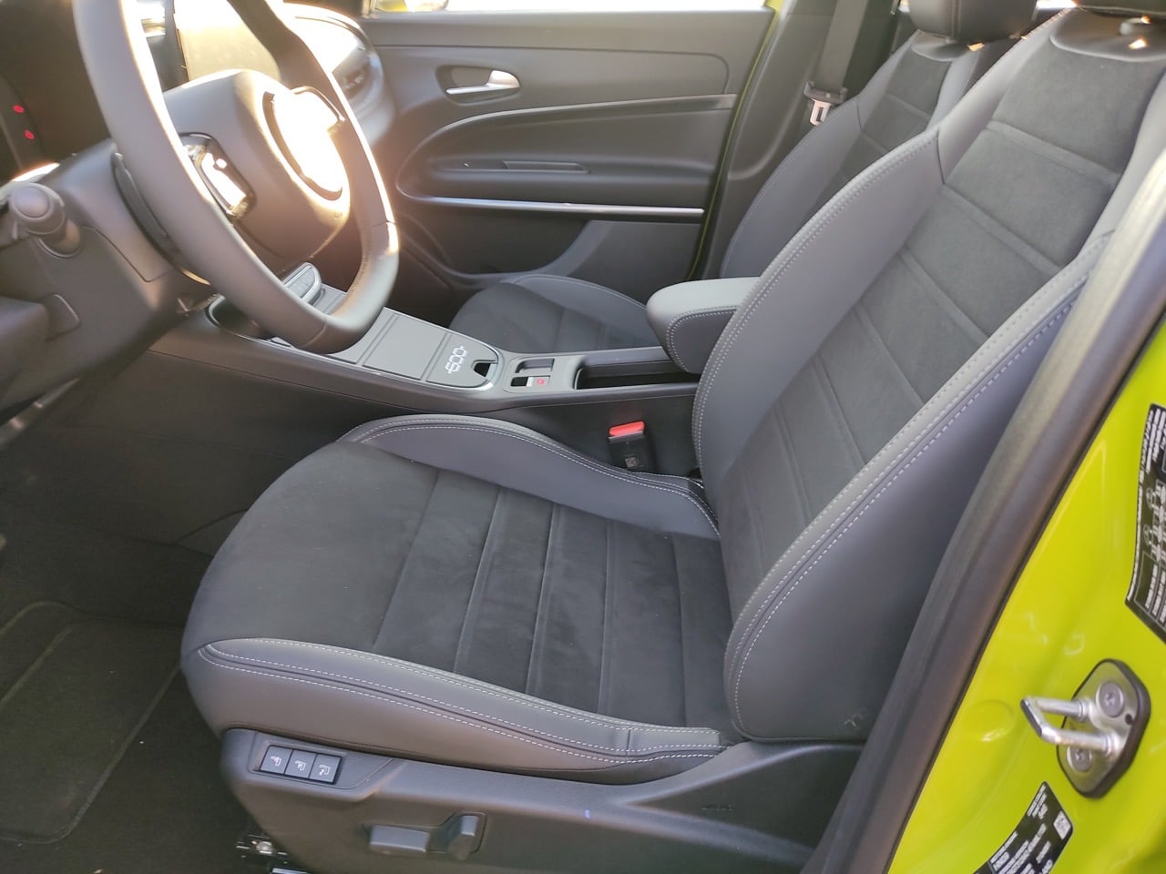 Fiat 600 Sport 2026: al volante dell’ibrida 'olimpica' da 145 CV