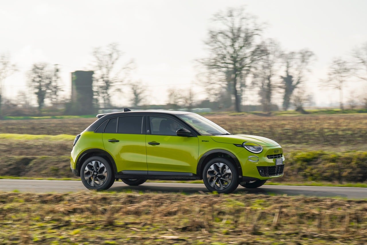 Fiat 600 Sport 2026: al volante dell’ibrida 'olimpica' da 145 CV