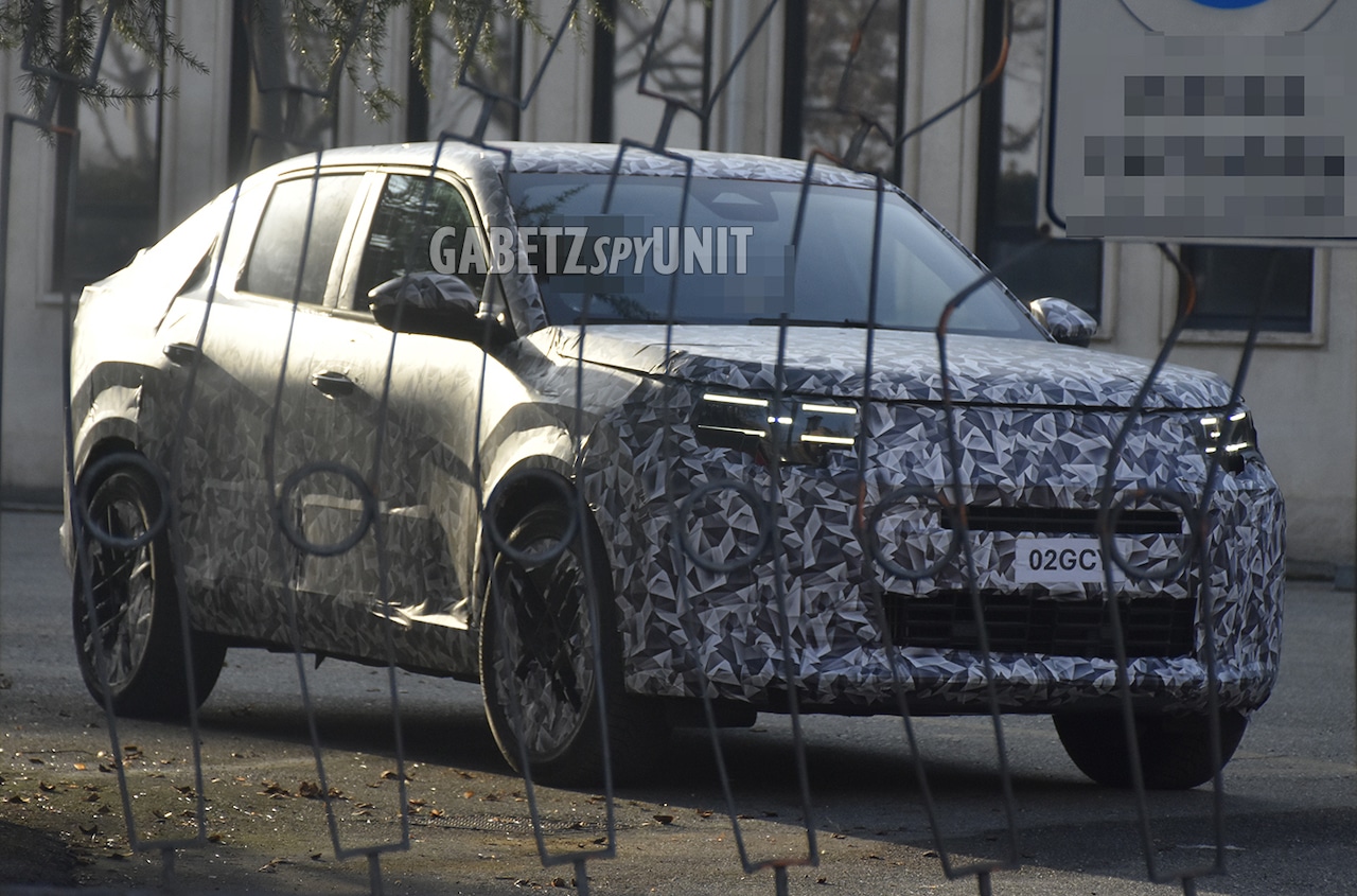 Fiat Grande Panda Fastback: proseguono i test del SUV Coupé [FOTO SPIA]