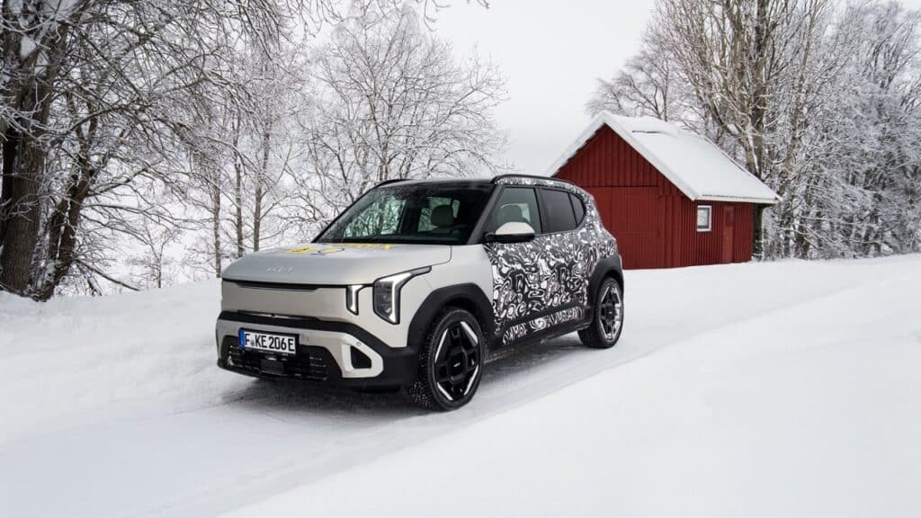 Kia EV2, il prototipo long-range supera la prova del gelo estremo in Norvegia