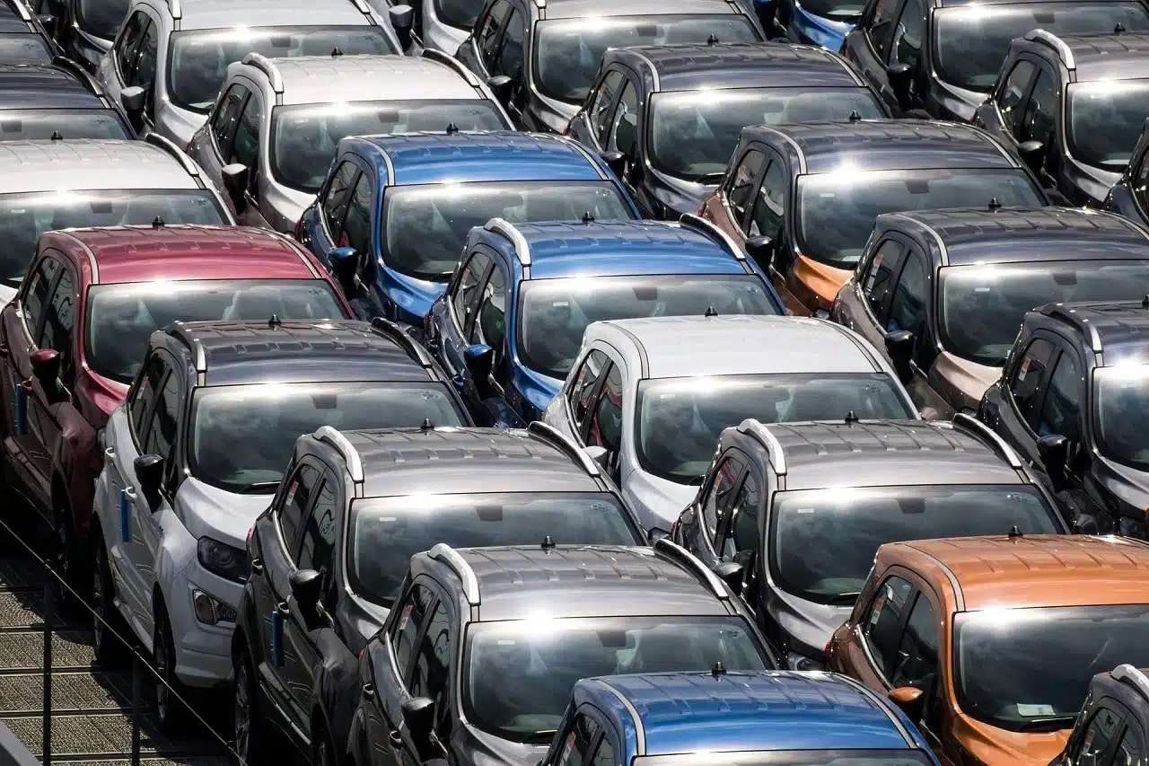 Mercato auto Europa 2026: l’anno parte male, -3,5% a gennaio