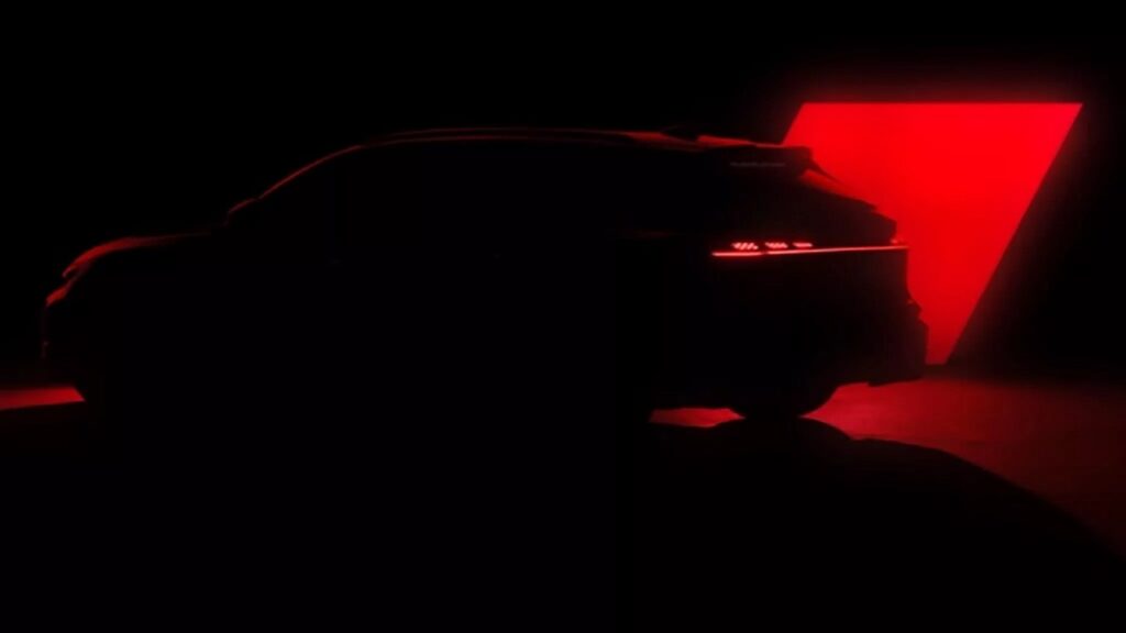 Audi anticipa la nuova RS5 con un teaser ma online appaiono le prime immagini senza veli