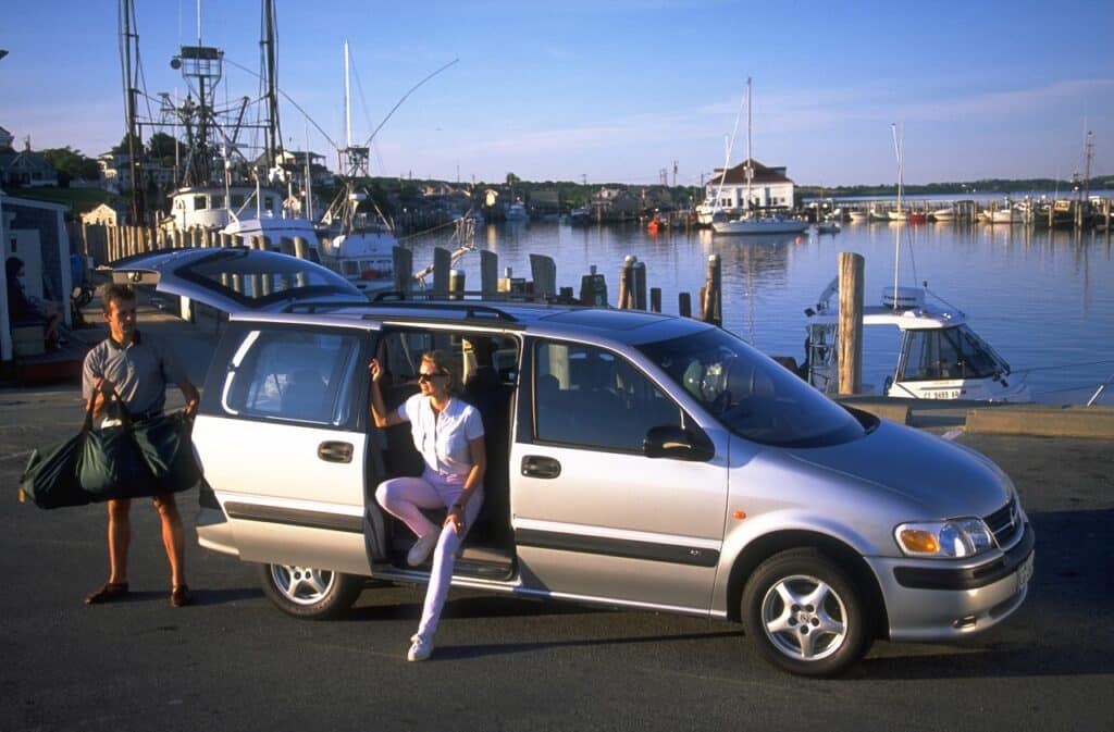 Opel Sintra: 30 anni fa debuttava la prima monovolume del brand tedesco