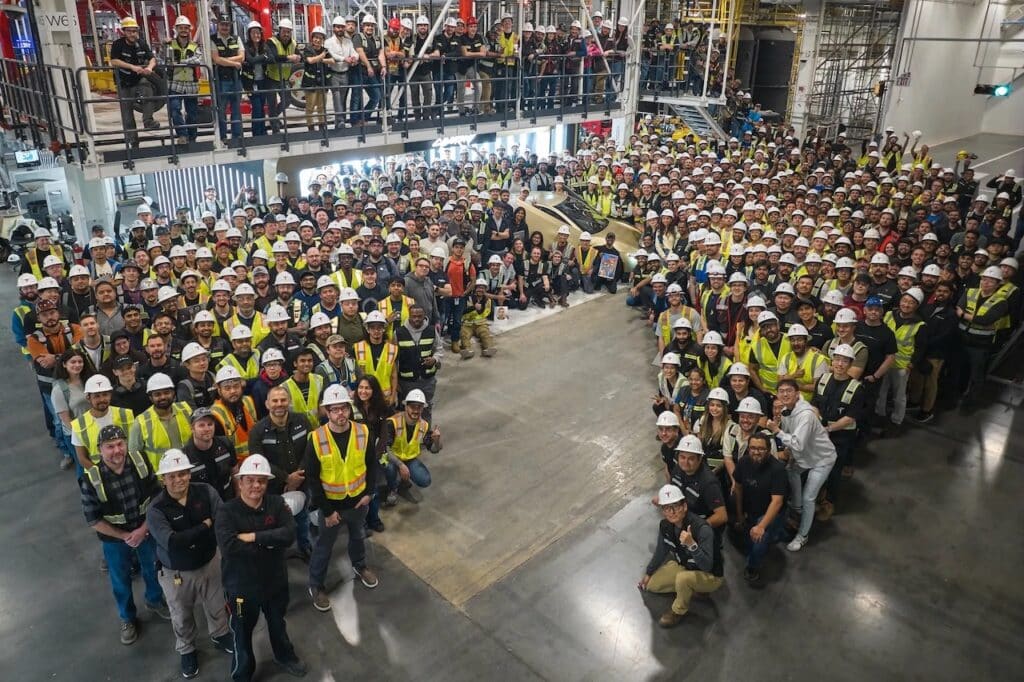 Tesla Cybercab: prodotto il primo robotaxi a guida autonoma in Texas