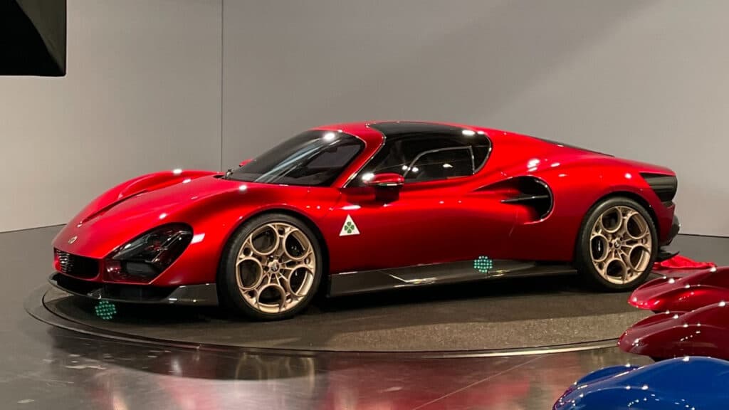 Alfa Romeo 33 Stradale trionfa in Portogallo: è Design of the Year 2026