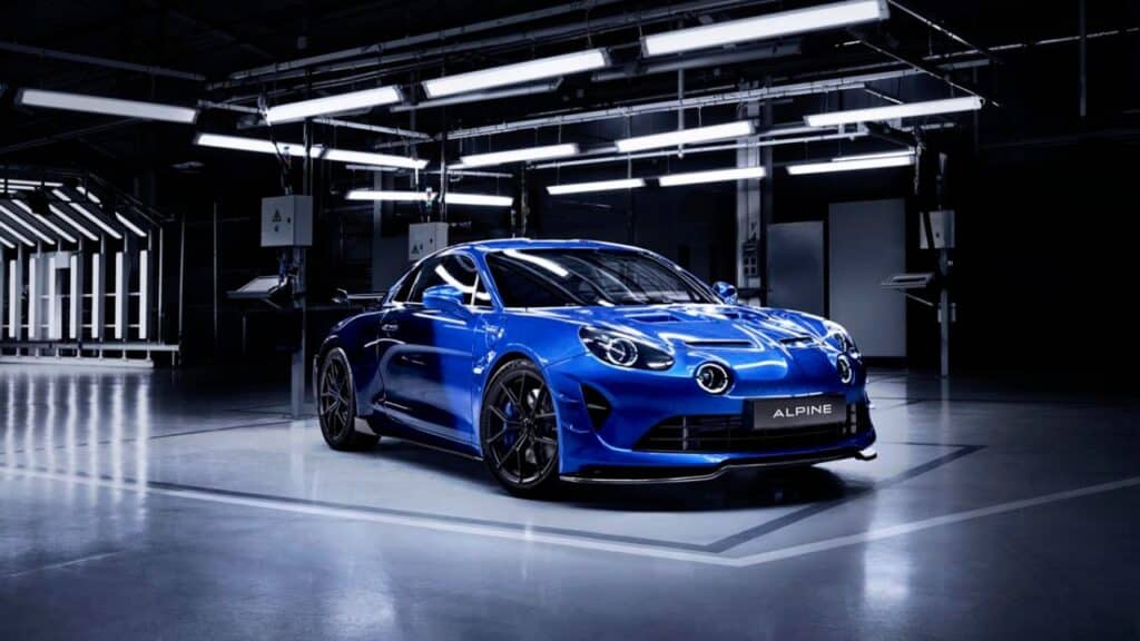 Alpine A110 R Ultime celebra il premio Best Cars 2026 mentre si avvicina l’erede elettrica [FOTO]