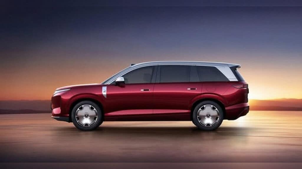 BYD Great Tang: svelato in Cina il maxi SUV premium con ricarica da 1.000 volt