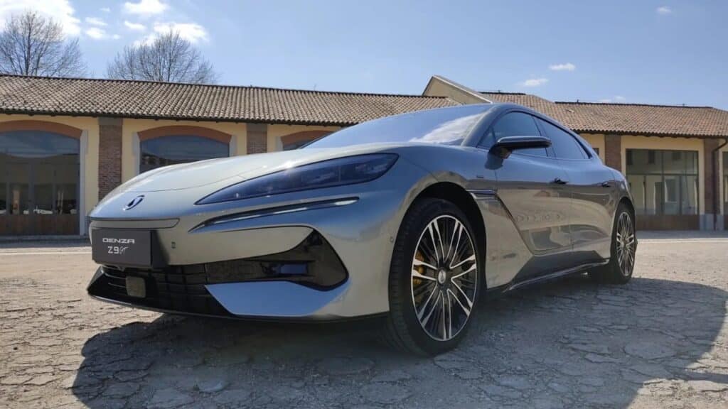 Denza Z9GT: debutta l’8 aprile in Europa col Flash Charging