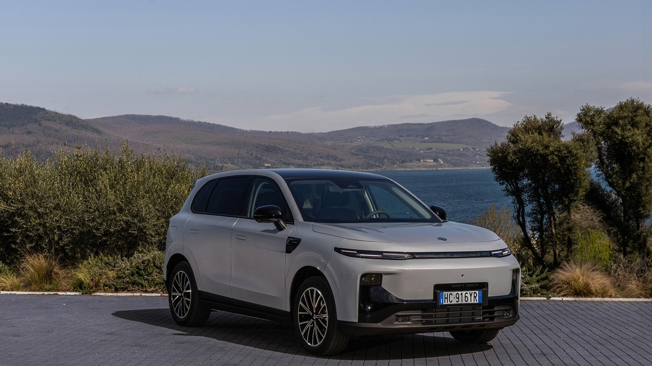 Leapmotor B10 REEV Hybrid, a Roma il debutto dinamico del SUV
