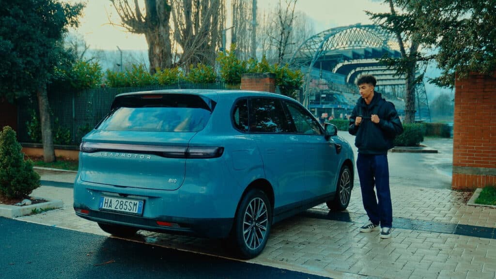 Leapmotor: il campione del mondo di salto in lungo Mattia Furlani è il nuovo Brand Ambassador