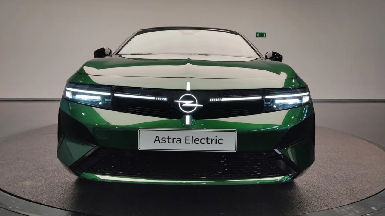 Opel: ritorno a Parigi dopo 10 anni, con tre modelli e alcune novità