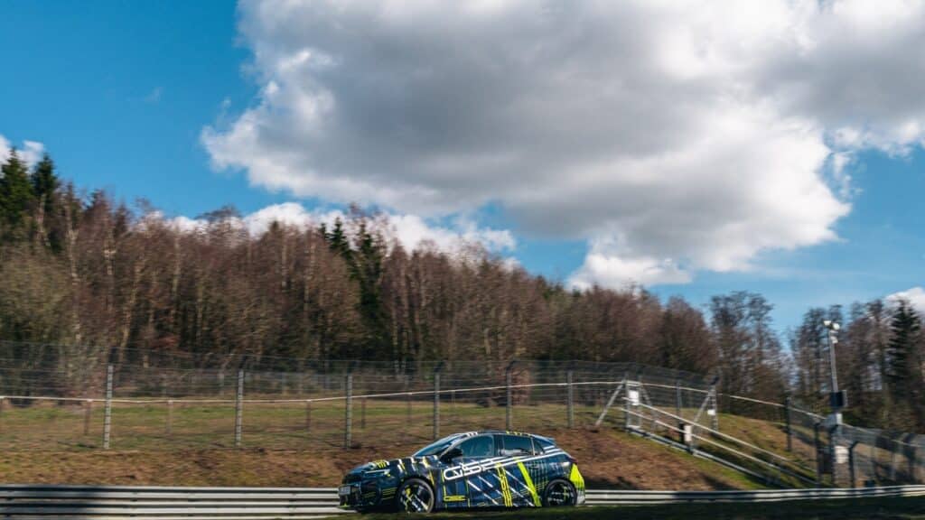 Opel Corsa GSE, debutto sempre più vicino: test finali al Nürburgring