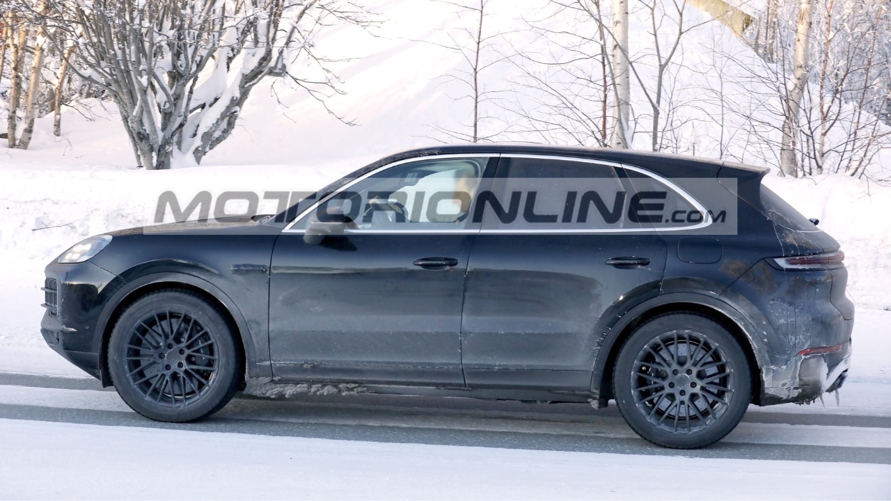 Porsche Cayenne: in arrivo un restyling della versione termica