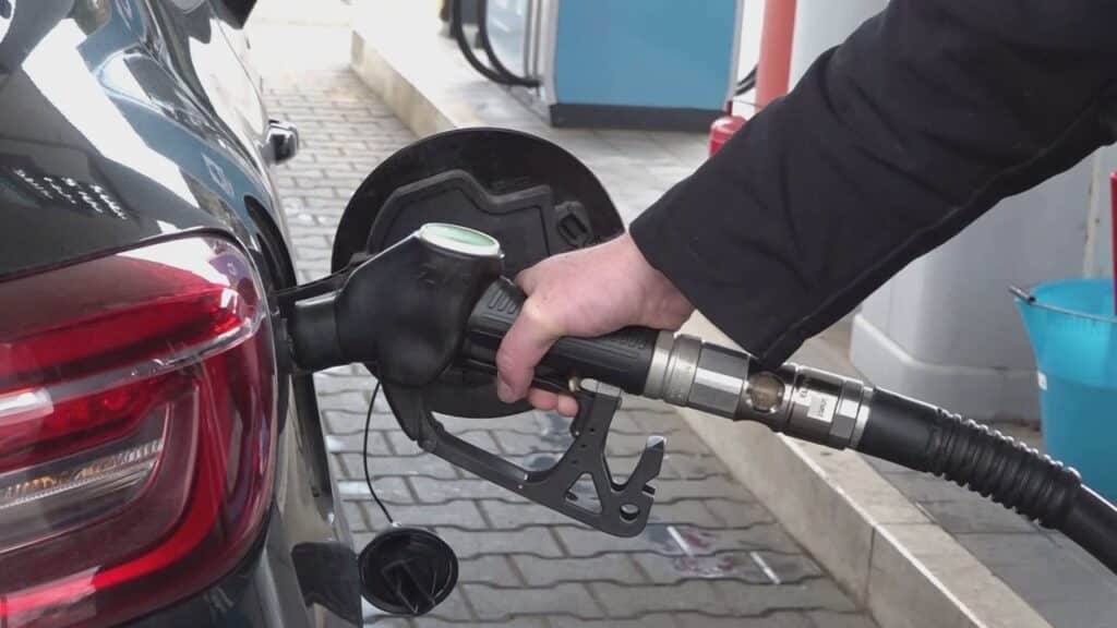 Prezzi benzina: il diesel vola e rischia di superare i 2,5 euro/litro