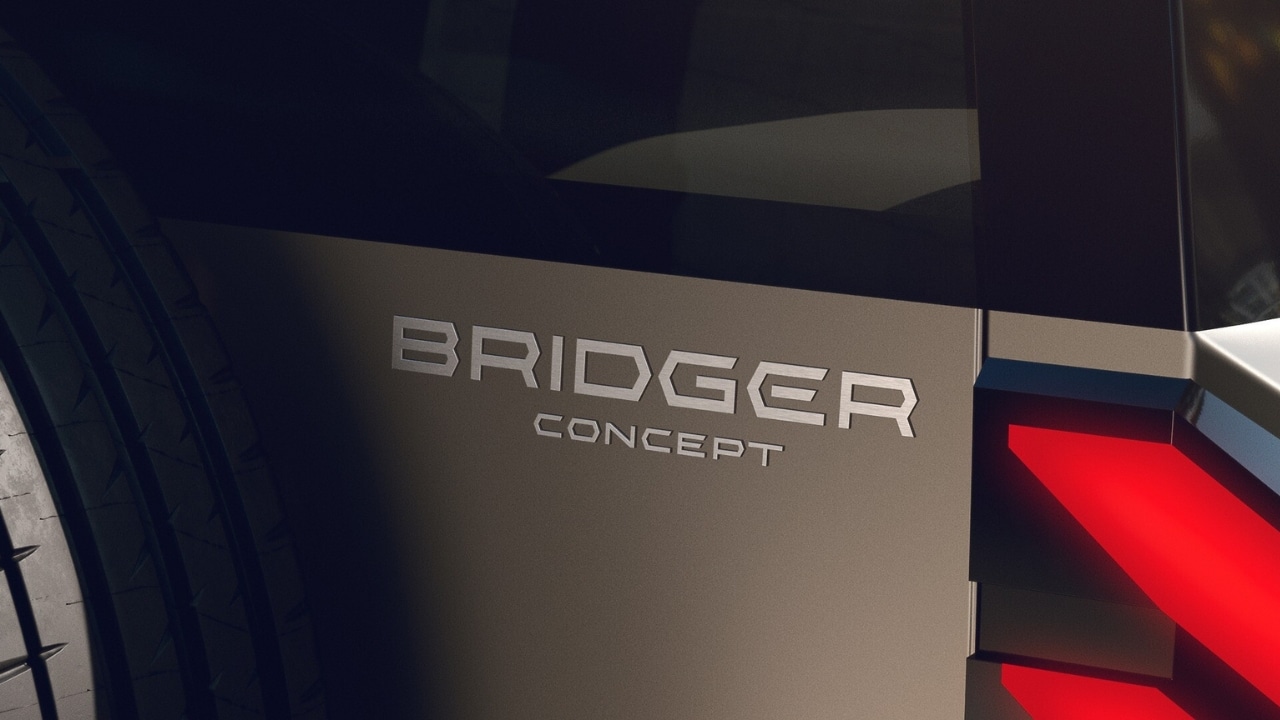 Renault Bridger Concept: linee squadrate e ruota di scorta a vista per il nuovo SUV urbano [TEASER]
