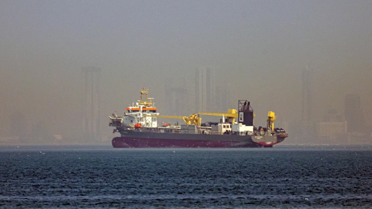 Stretto di Hormuz, allarme sui carburanti: oltre 1.000 navi ferme e cresce il rischio di rincari per benzina e diesel