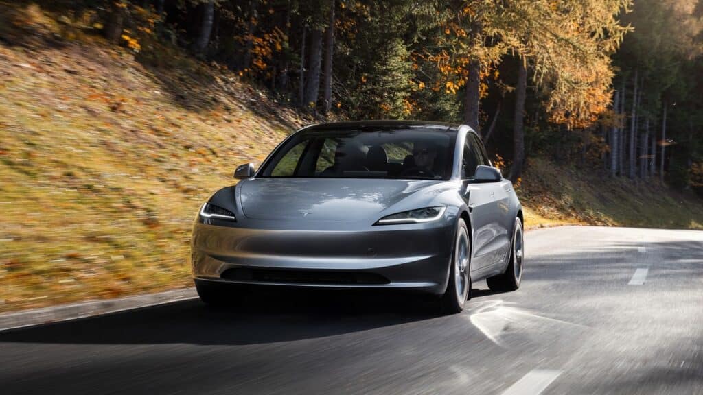 Batteria Tesla fuori garanzia: per tassista di Madrid conto da 23.500 euro