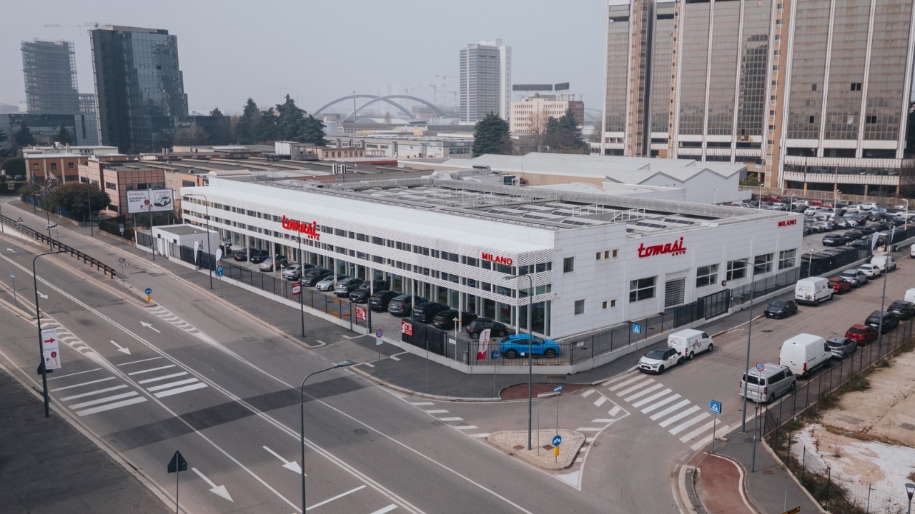 Distribuzione auto, il modello Tomasi Auto tra crescita dell'usato, e-commerce e intelligenza artificiale