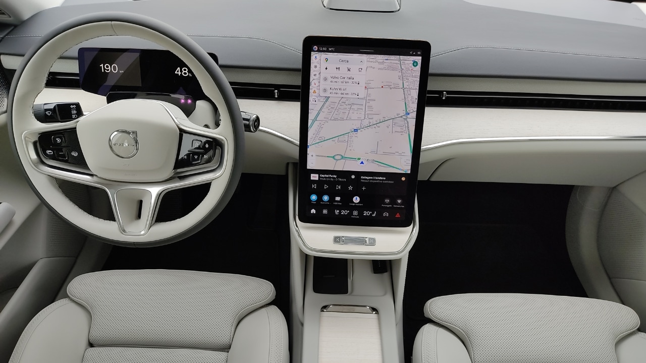 Volvo ES90 2026: a Bologna con l’ammiraglia elettrica