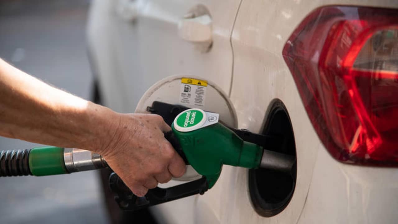 Codacons contro il governo sul caro carburanti: “No al taglio delle accise, scelta sbagliata”