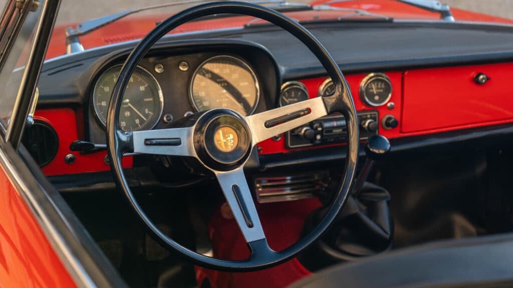 Alfa Romeo Duetto, 60 anni di un mito che non smette di emozionare