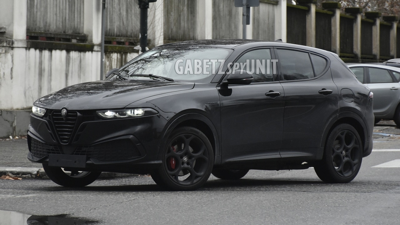 Alfa Romeo Tonale 2026: prototipi avvistati su strada dopo il restyling