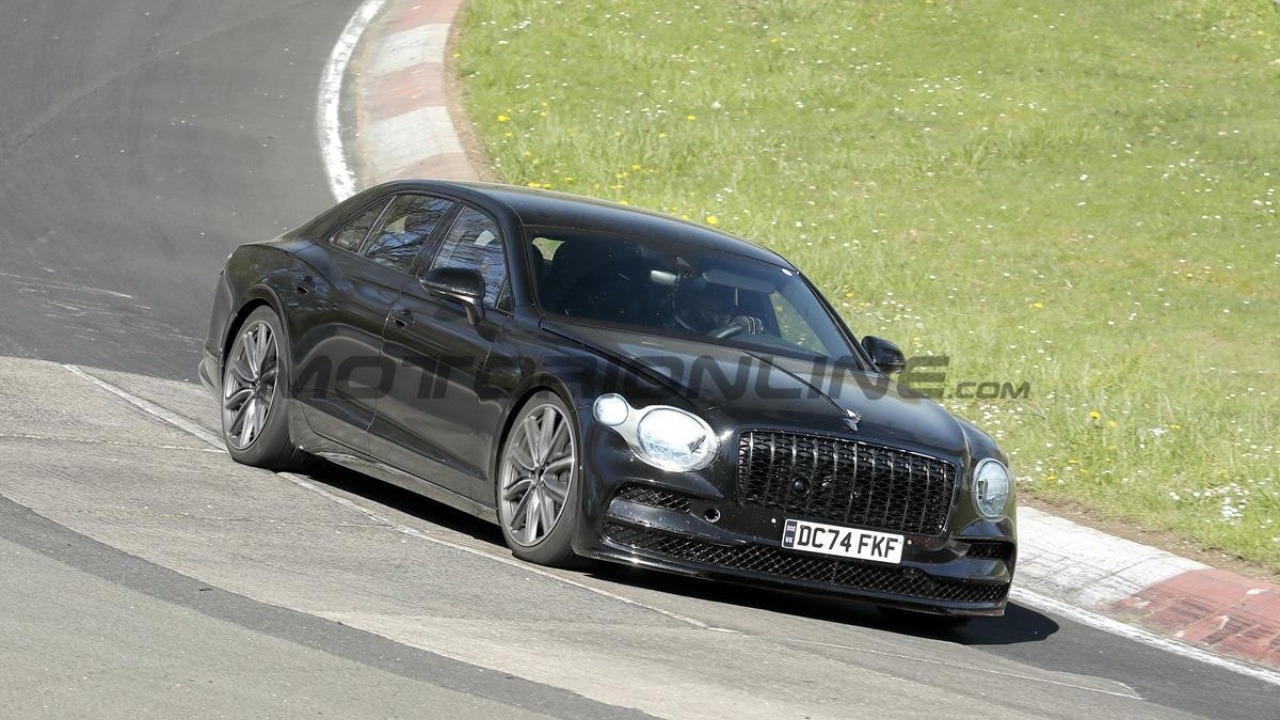 Bentley Flying Spur: in arrivo il secondo restyling, foto spia dal Nurburgring