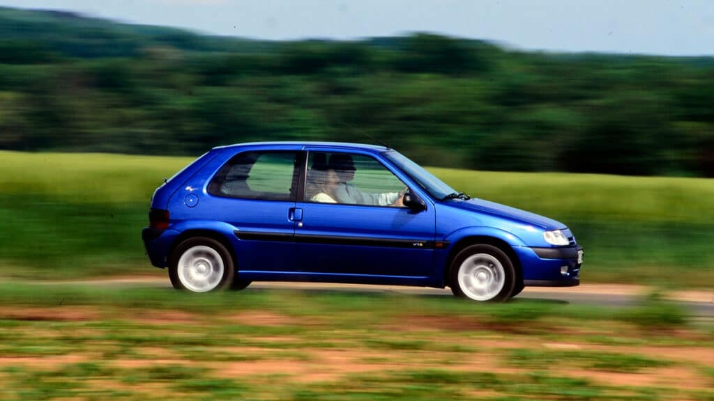 Citroën Saxo VTS, trent’anni di puro divertimento: la piccola sportiva che diventò un mito