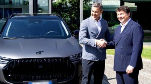Costacurta sceglie DR Automobiles: ritira la DR 6 Super Hybrid per i suoi 60 anni
