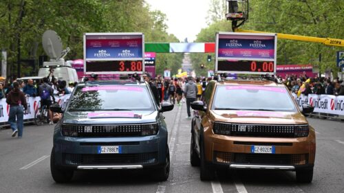FIAT presente alla Wizz Air Milano Marathon 2026 con Grande Panda, 500 Hybrid e Topolino
