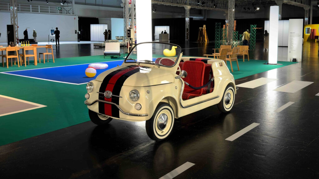 Garage Italia Customs reinterpreta la Dolce Vita: alla Milano Design Week 2026 debutta la nuova 500 Spiaggina MY26