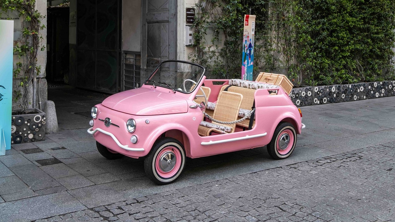 Garage Italia Customs reinterpreta la Dolce Vita: alla Milano Design Week 2026 debutta la nuova 500 Spiaggina MY26