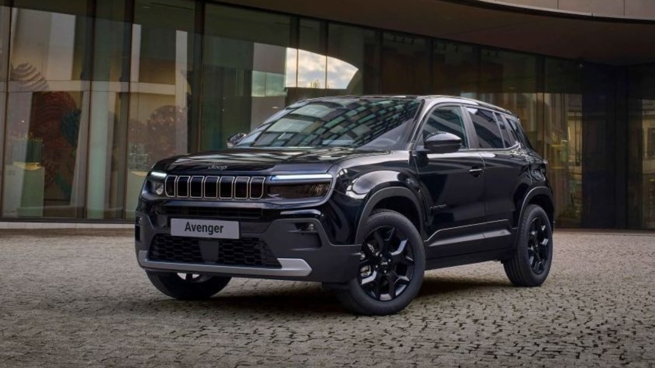 Jeep Avenger Black Edition: la nuova serie speciale del B-SUV disponibile da 299 € al mese