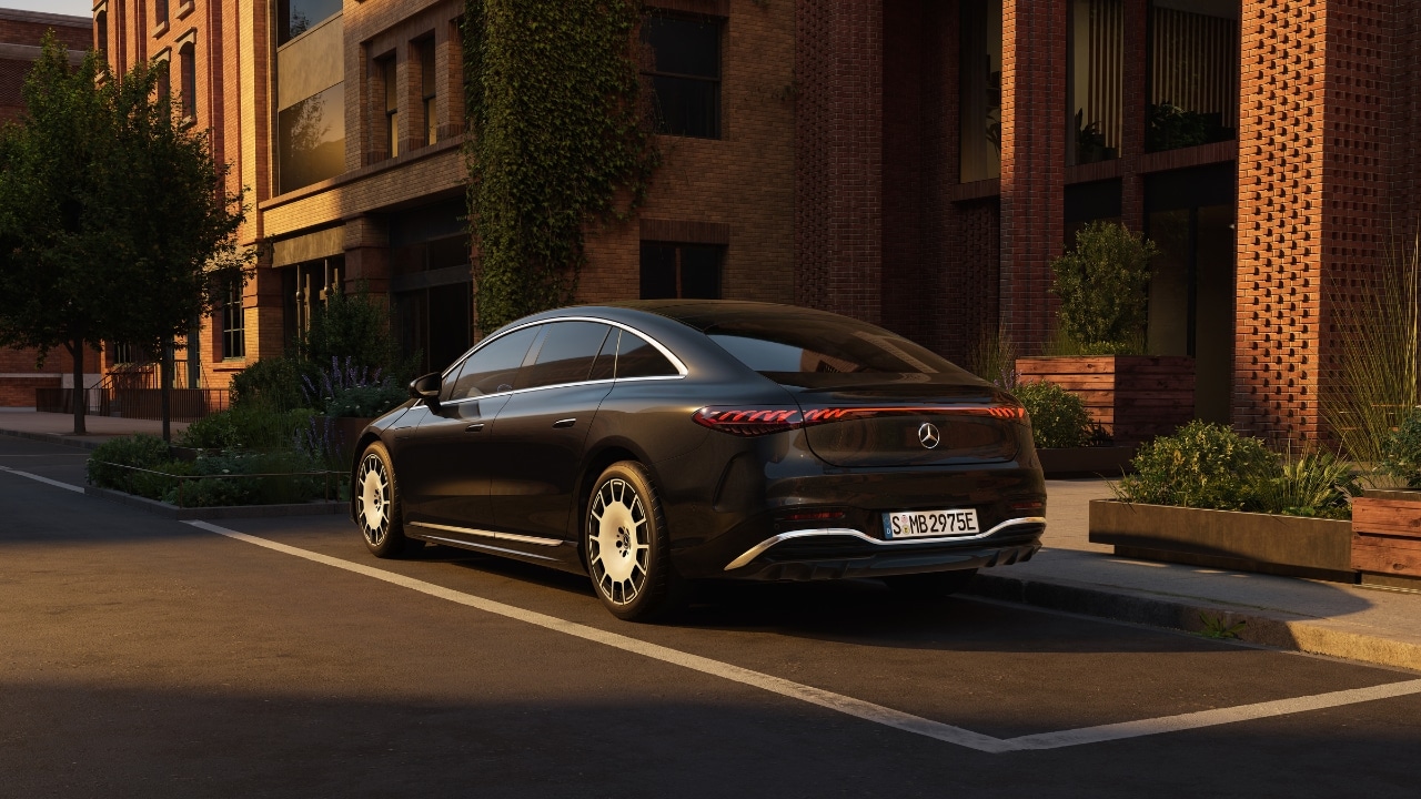 Mercedes EQS 2026: si rinnova l’ammiraglia elettrica della Stella