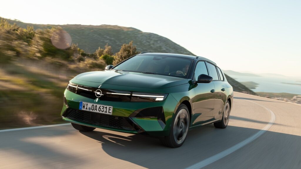 Nuova Opel Astra: sedili Intelli-Seat di serie per il massimo comfort